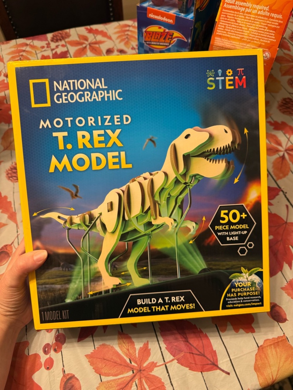 National Geographic Motorized T. Rex Model Kit – NEW